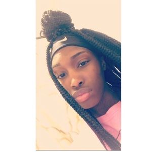 Meet your Posher, Tahja